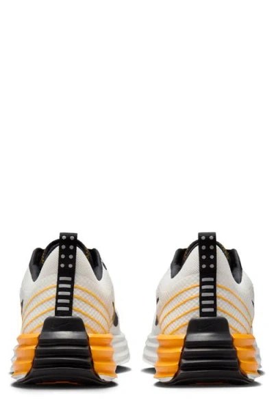 Nike Lunar Roam Sneaker