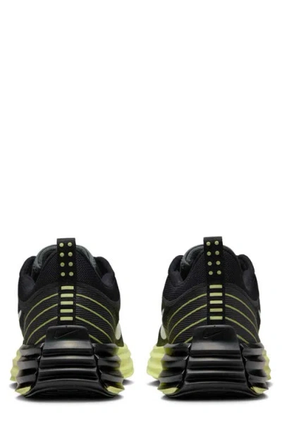 Nike Lunar Roam Sneaker