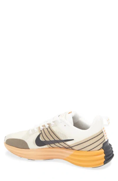 Nike Lunar Roam Sneaker