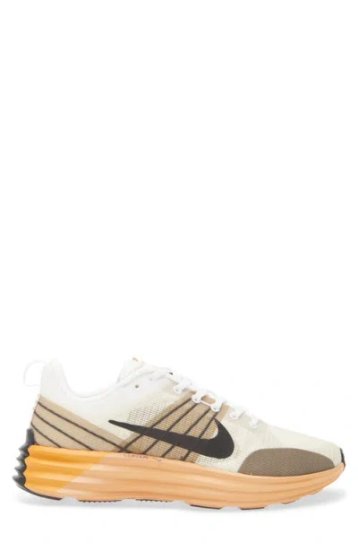 Nike Lunar Roam Sneaker