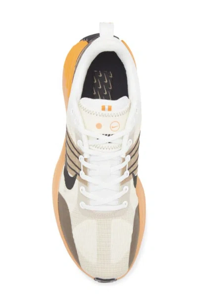 Nike Lunar Roam Sneaker