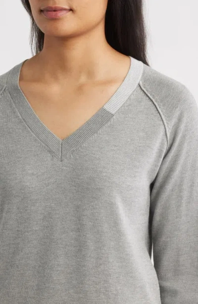 Hatley Cary V-neck Sweater In Gray