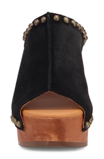 Dingo Echo Clog In Black