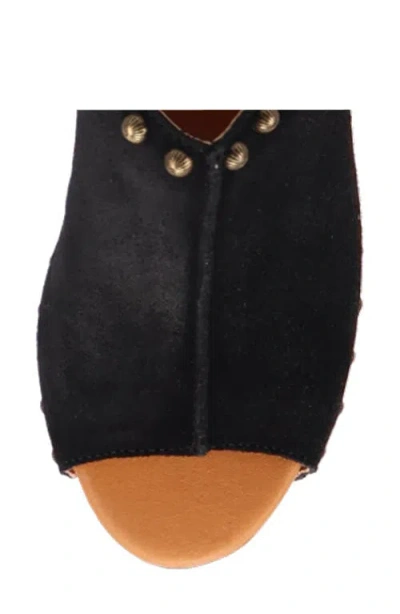 Dingo Echo Clog In Black