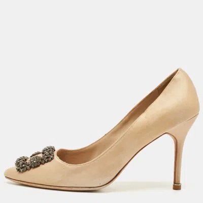 Pre-owned Manolo Blahnik Beige Satin Hangisi Crystal Embellished Pumps Size 41 In Sand