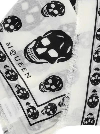 Alexander Mcqueen Alexander Mc Queen Skull Ivory Black Silk Scarf
