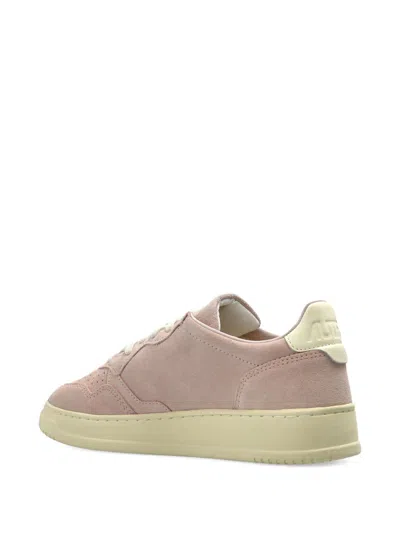 Autry Medalist Low Pink Suede Sneaker