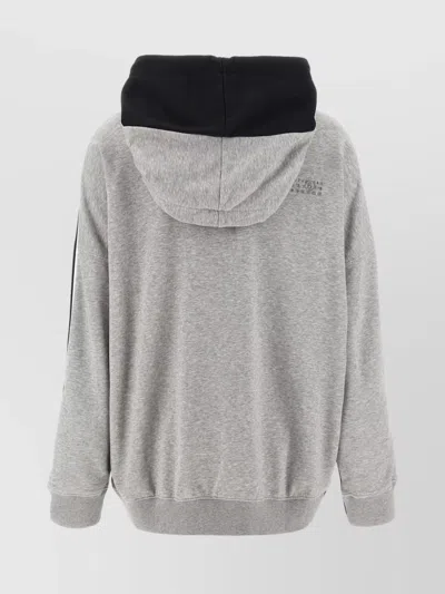 Mm6 Maison Margiela Graphic Print Kangaroo Pocket Drawstring Hood Ribbed Cuffs Hoodie In Gray