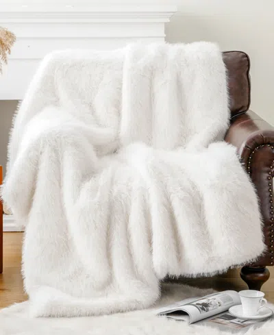 Battilo Lifestyle Faux Fur Throw, 50" X 60"