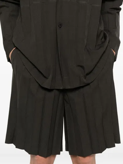 Issey Miyake Pleated Shorts In Black