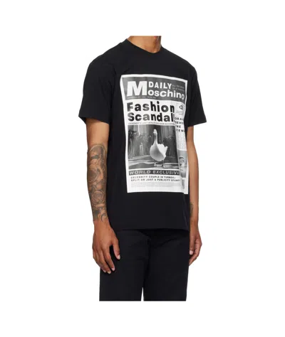 Moschino T-shirt Whit Maxi Print In Black