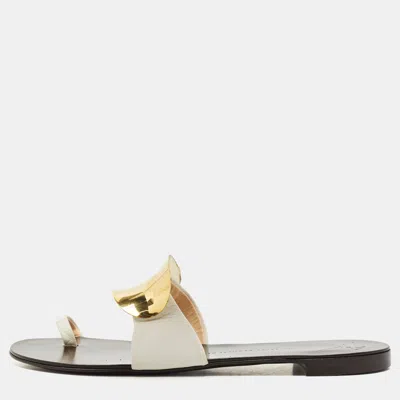 Pre-owned Giuseppe Zanotti White Leather Toe Ring Flat Sandals Size 41