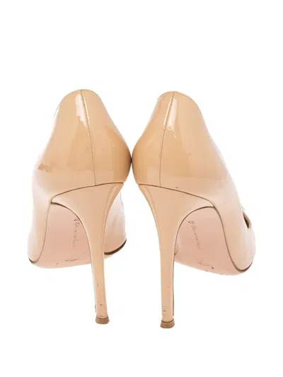 Pre-owned Gianvito Rossi Patent Leather Stiletto Pumps In Neutral