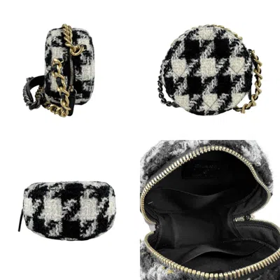 Pre-owned Chanel Black Off-white Tweed Shoulder Bag ()