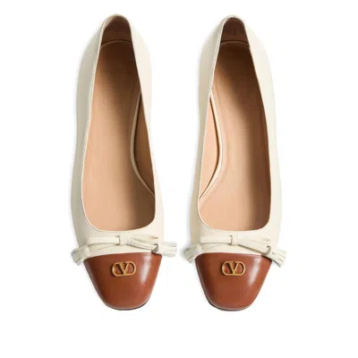 Valentino Garavani Valet Du Roi Kidskin Ballerina 25mm Woman Butter/tobacco 42 In Neutral