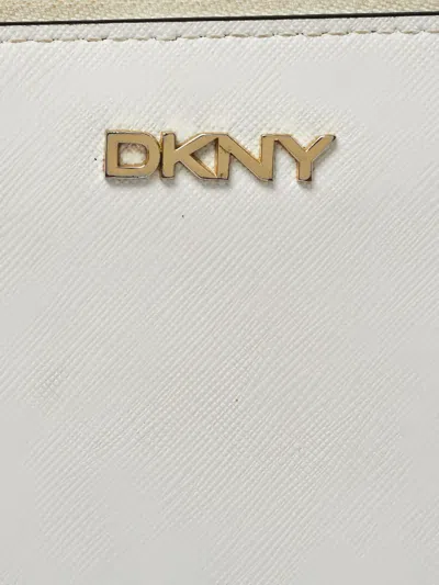 Pre-owned Dkny Leather Wallet In White