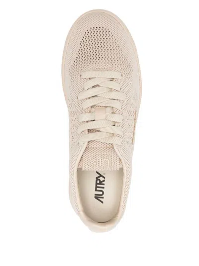 Autry Medalist Sneakers In Beige Canvas