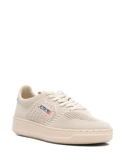 Autry Medalist Sneakers In Beige Canvas