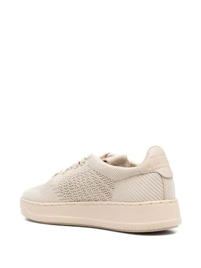 Autry Medalist Sneakers In Beige Canvas