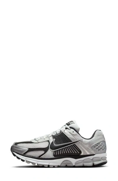 Nike Zoom Vomero 5 Sneaker