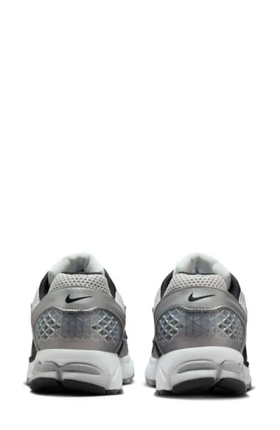 Nike Zoom Vomero 5 Sneaker