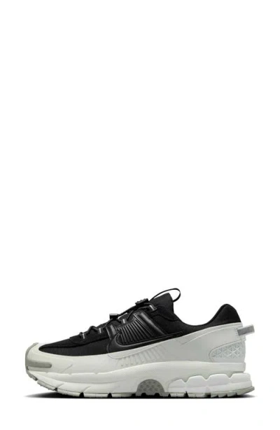 Nike Zoom Vomero Roam Sneaker
