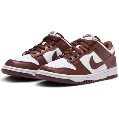 Nike Kids' Dunk Low Basketball Sneaker