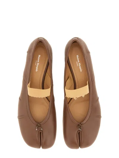 Maison Margiela Tabi Ballerina Flat Elastic Band Scarpe Basse Brown