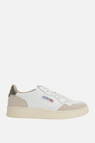 Autry Medalist Low Sneakers In Neutral