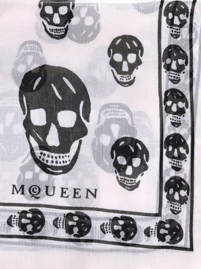 Alexander Mcqueen Ca Skull 104x120 Scarf -  - Blue/black - Wool In Neutral