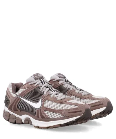 Nike Zoom Vomero 5 Sneakers