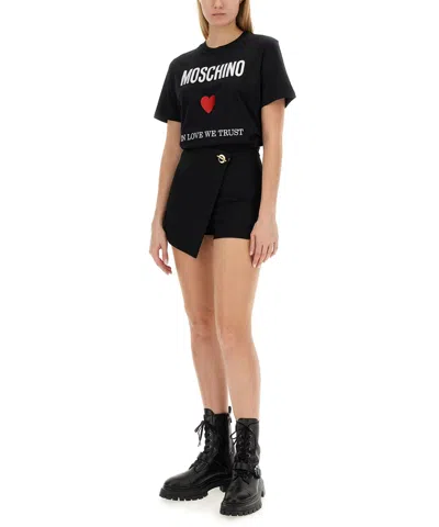 Moschino Black Regular Fit T-shirt With Logo And Heart Graphic