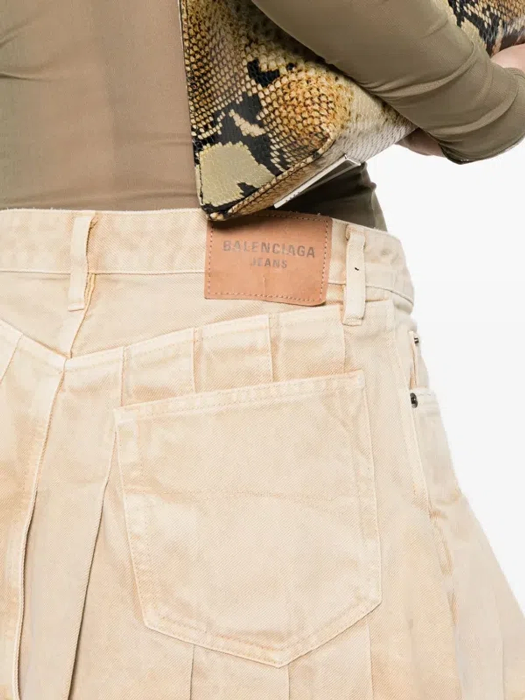 ミニスカート BALENCIAGA FW25 Beige denim mini skirt (838711TSWB2 9501) BALENCIAGA Pleated denim mini skirt | NET-A-PORTER
