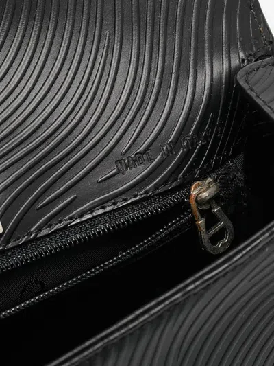 Pre-owned Aigner Vintage  Wave-pattern Leather Shoulder Bag In Black