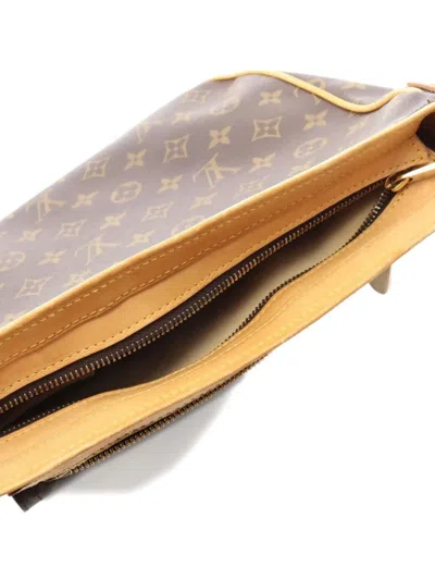 Pre-owned Louis Vuitton 2005 Hudson Gm Shoulder Bag In Brown