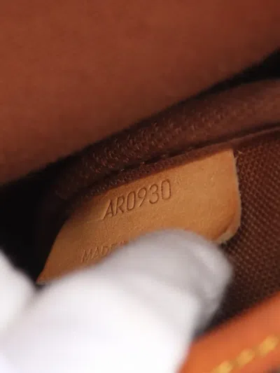 Pre-owned Louis Vuitton 1990 Saumur 35 Shoulder Bag In Brown