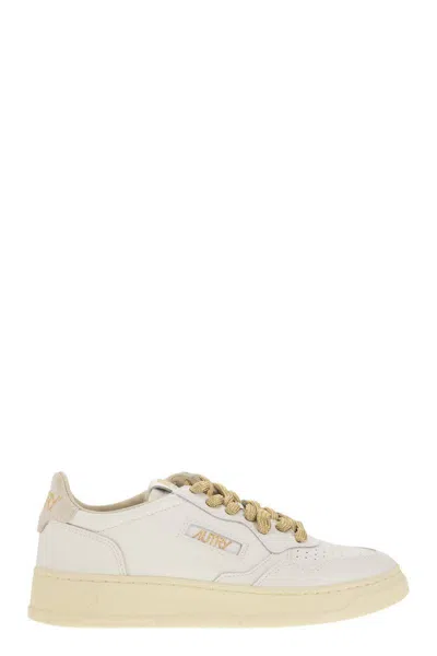 Autry Medalist Low In White