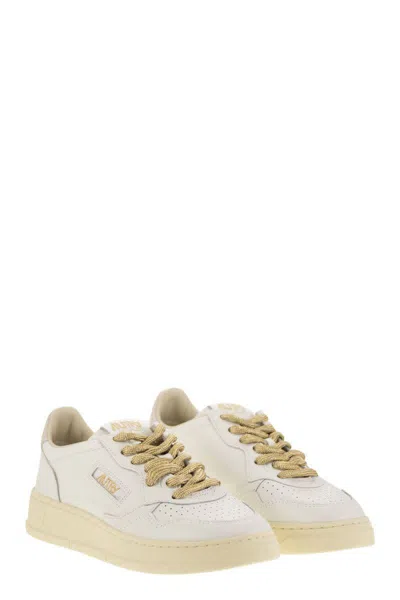 Autry Medalist Low In White