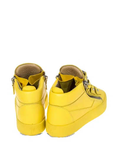 Pre-owned Giuseppe Zanotti Vintage  Chain-detail Zip Sneakers In Yellow