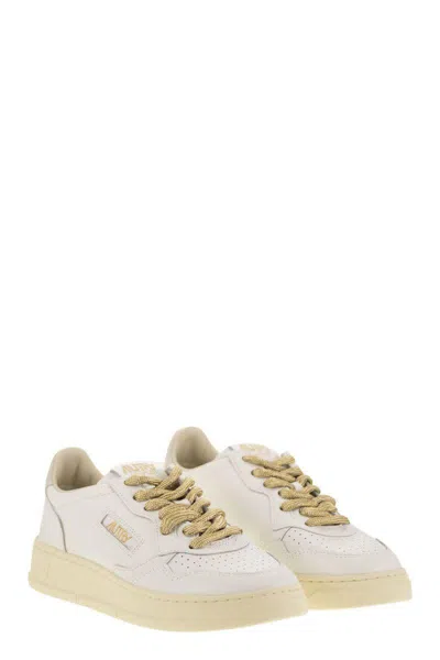Autry Medalist Low In White