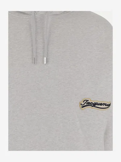 Jacquemus Hooded Sweater With Drawstring And Ribbed Finish In Gray