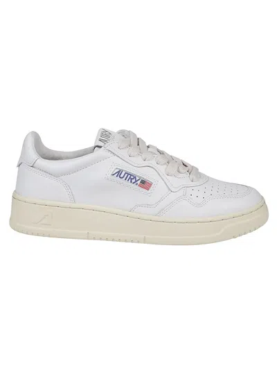 Autry Medalist Low Sneakers In White Leather In White