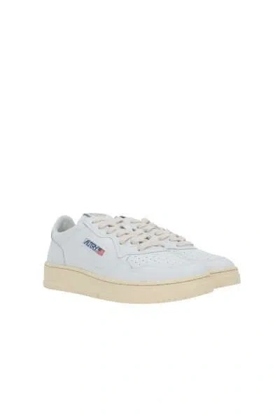 Autry Medalist Low Sneakers In White Leather In White