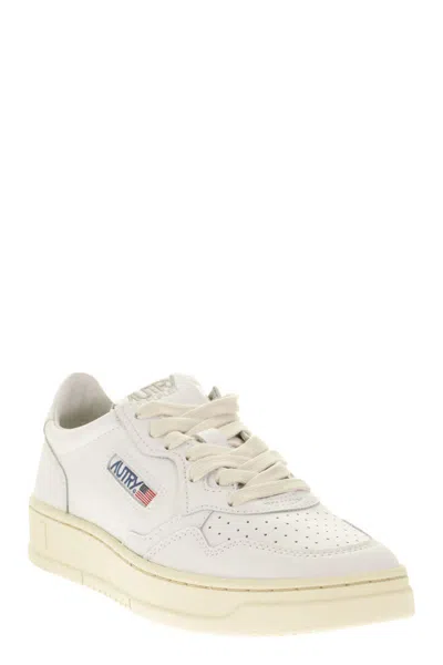 Autry Medalist Low Sneakers In White Leather In White
