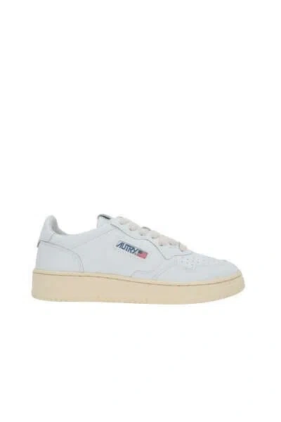 Autry Medalist Low Sneakers In White Leather In White
