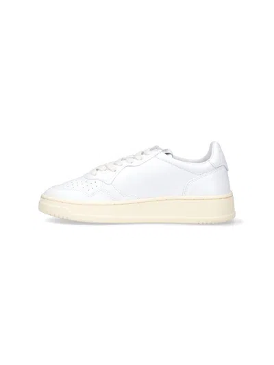 Autry Medalist Low Sneakers In White Leather In White