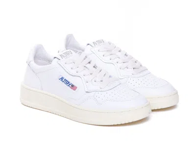 Autry Medalist Low Sneakers In White Leather In White