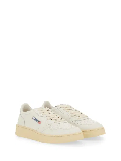 Autry Medalist Low Sneakers In White Leather In White