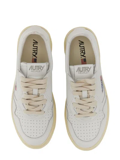 Autry Medalist Low Sneakers In White Leather In White