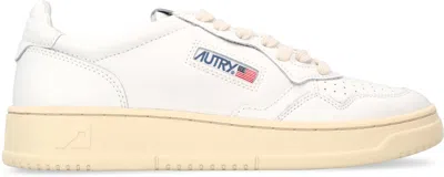 Autry Medalist Low Sneakers In White Leather In White
